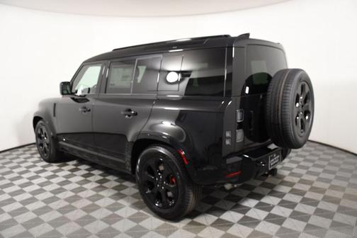 Santorini Blk 2026 Land Rover Defender P400 X