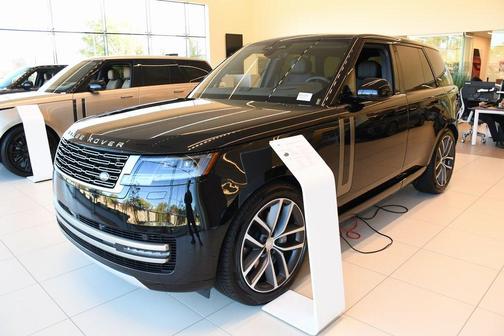 2025 Land Rover Range Rover P400 SE