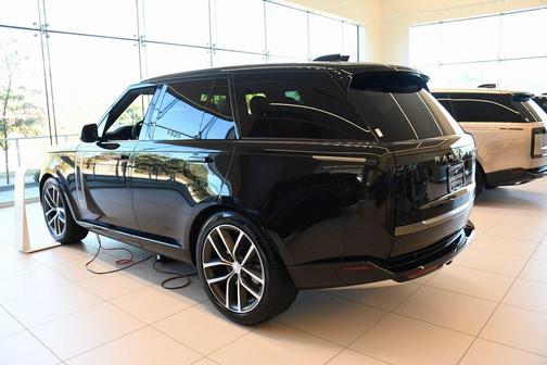 2025 Land Rover Range Rover P400 SE