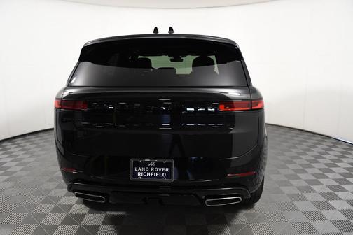 2025 Land Rover Range Rover Sport SE