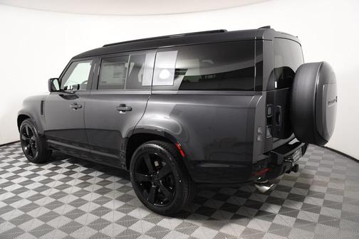 2026 Land Rover Defender V8