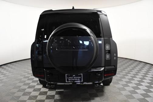 2026 Land Rover Defender V8
