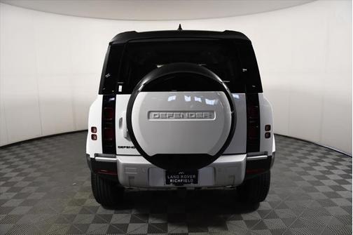 2025 Land Rover Defender 110 P300