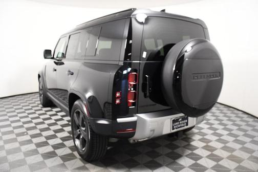 2025 Land Rover Defender 110 P400 S