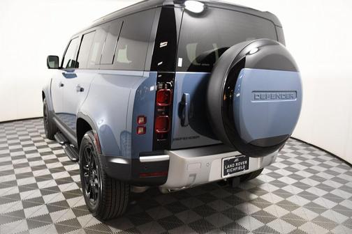 2025 Land Rover Defender 110 P300