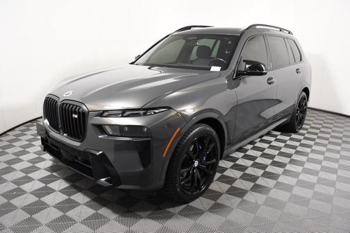 2023 BMW X7 M60i