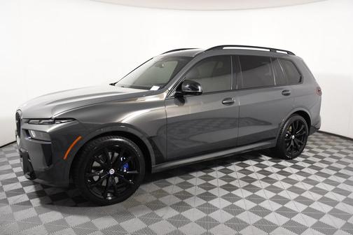 2023 BMW X7 M60i