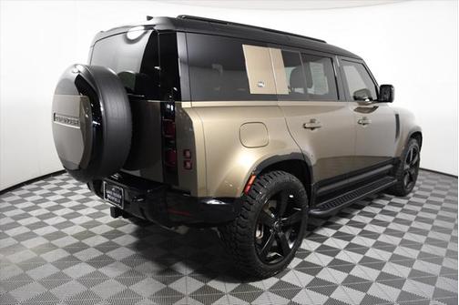2024 Land Rover Defender 110 P400 X-Dynamic SE