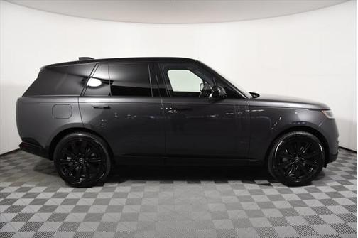 2025 Land Rover Range Rover P530 SE