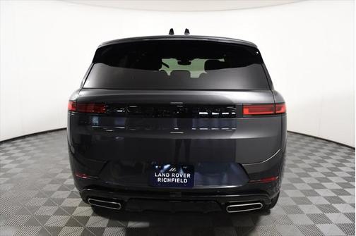 2025 Land Rover Range Rover Sport SE