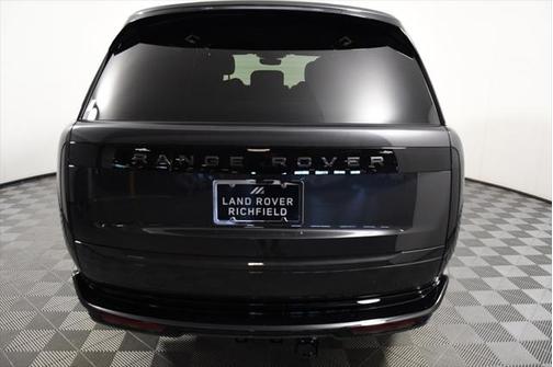 2025 Land Rover Range Rover P400 SE 7 Seat