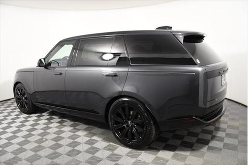 2025 Land Rover Range Rover P400 SE 7 Seat