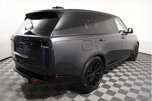2025 Land Rover Range Rover P400 SE 7 Seat