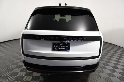 2025 Land Rover Range Rover P400 SE