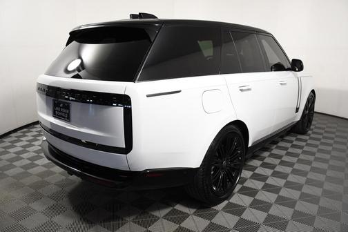 2025 Land Rover Range Rover P400 SE