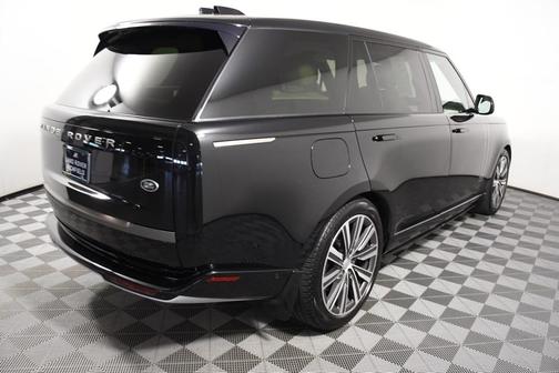 2023 Land Rover Range Rover P530 SE