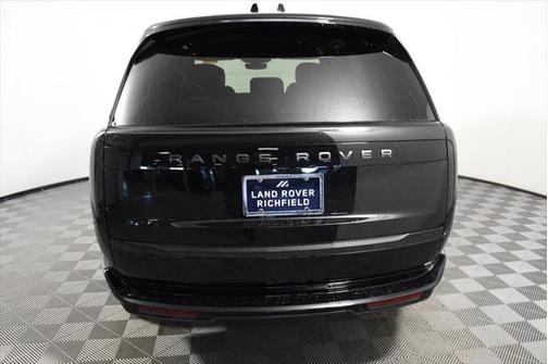 2025 Land Rover Range Rover P550e SE