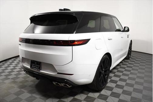 2025 Land Rover Range Rover Sport SE