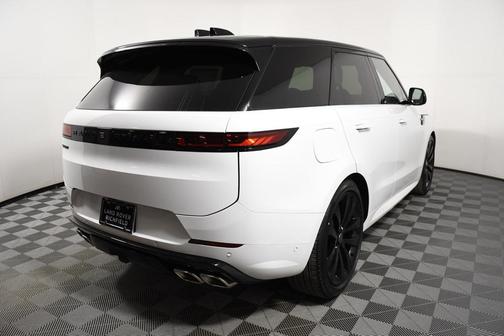 2025 Land Rover Range Rover Sport SE