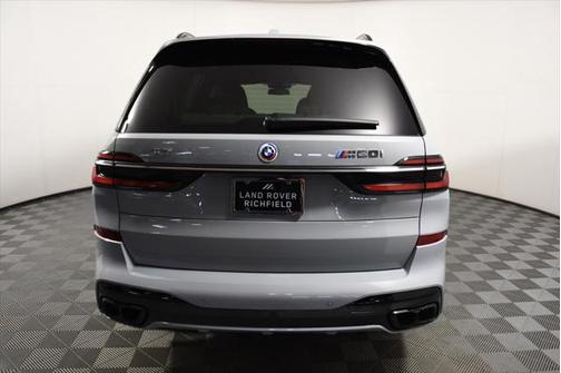 2023 BMW X7 M60i