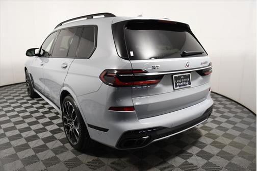 2023 BMW X7 M60i