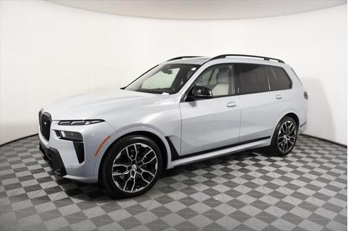 2023 BMW X7 M60i