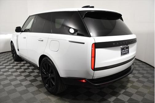 2025 Land Rover Range Rover P550e SE