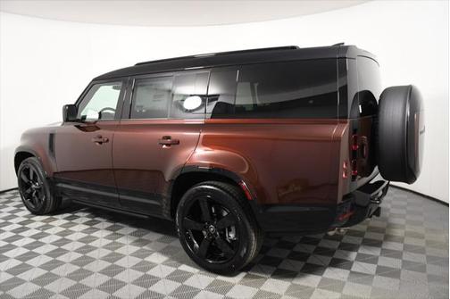 2025 Land Rover Defender 130 P400 X-Dynamic SE