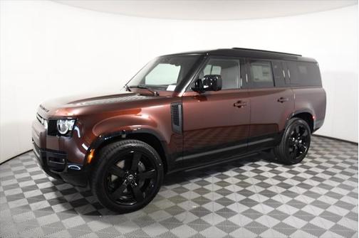 2025 Land Rover Defender 130 P400 X-Dynamic SE