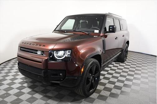 2025 Land Rover Defender 130 P400 X-Dynamic SE