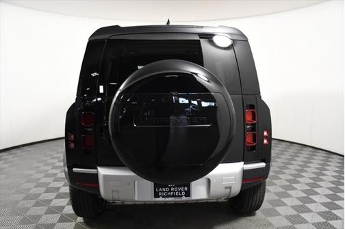 2025 Land Rover Defender 110 P300