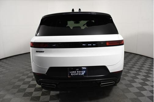 2025 Land Rover Range Rover Sport SE