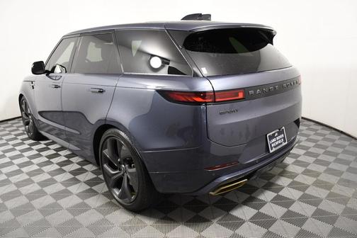 2025 Land Rover Range Rover Sport SE