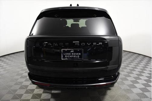 2025 Land Rover Range Rover P530 SE 7 Seat
