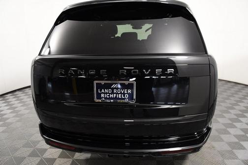 2025 Land Rover Range Rover P530 SE