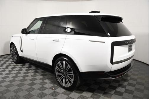 2025 Land Rover Range Rover P530 SE