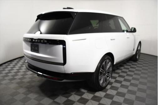 2025 Land Rover Range Rover P530 SE