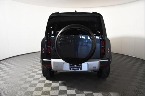 2025 Land Rover Defender 110 P300