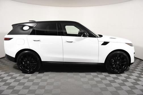 2025 Land Rover Range Rover Sport SE