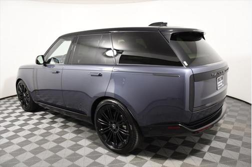 2025 Land Rover Range Rover P400 SE