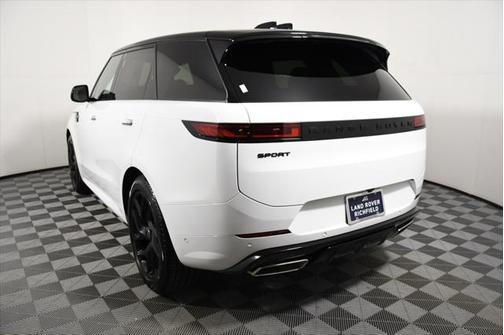 2025 Land Rover Range Rover Sport SE