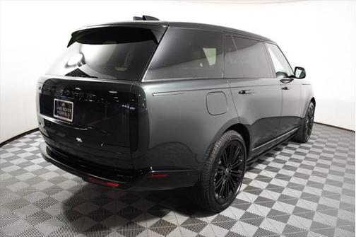 2025 Land Rover Range Rover P400 SE 7 Seat