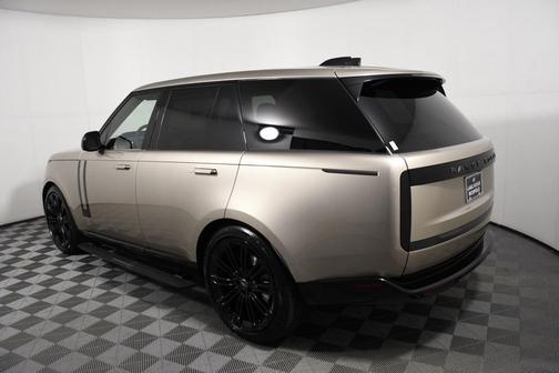 2025 Land Rover Range Rover P400 SE