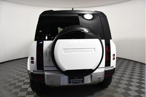 2025 Land Rover Defender 110 P300