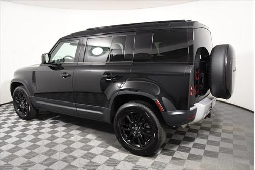 2025 Land Rover Defender 110 P300