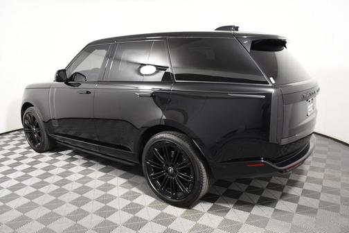 2025 Land Rover Range Rover P530 SE