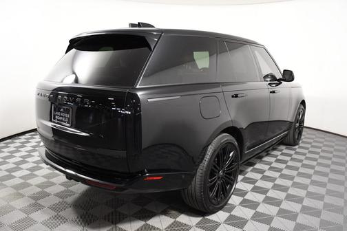 2025 Land Rover Range Rover P530 SE