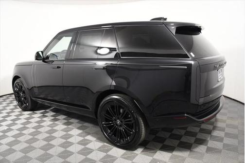 2025 Land Rover Range Rover P530 SE