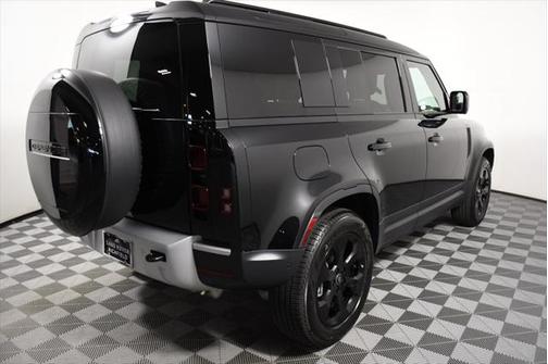 2025 Land Rover Defender 110 P300