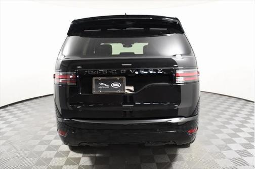 2024 Land Rover Discovery P360 Dynamic SE